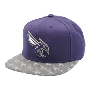 
                  
                    MITCHELL & NESS SNAPBACK HAT ONE SIZE - CHARLOTTE HORNETS PURPLE
                  
                